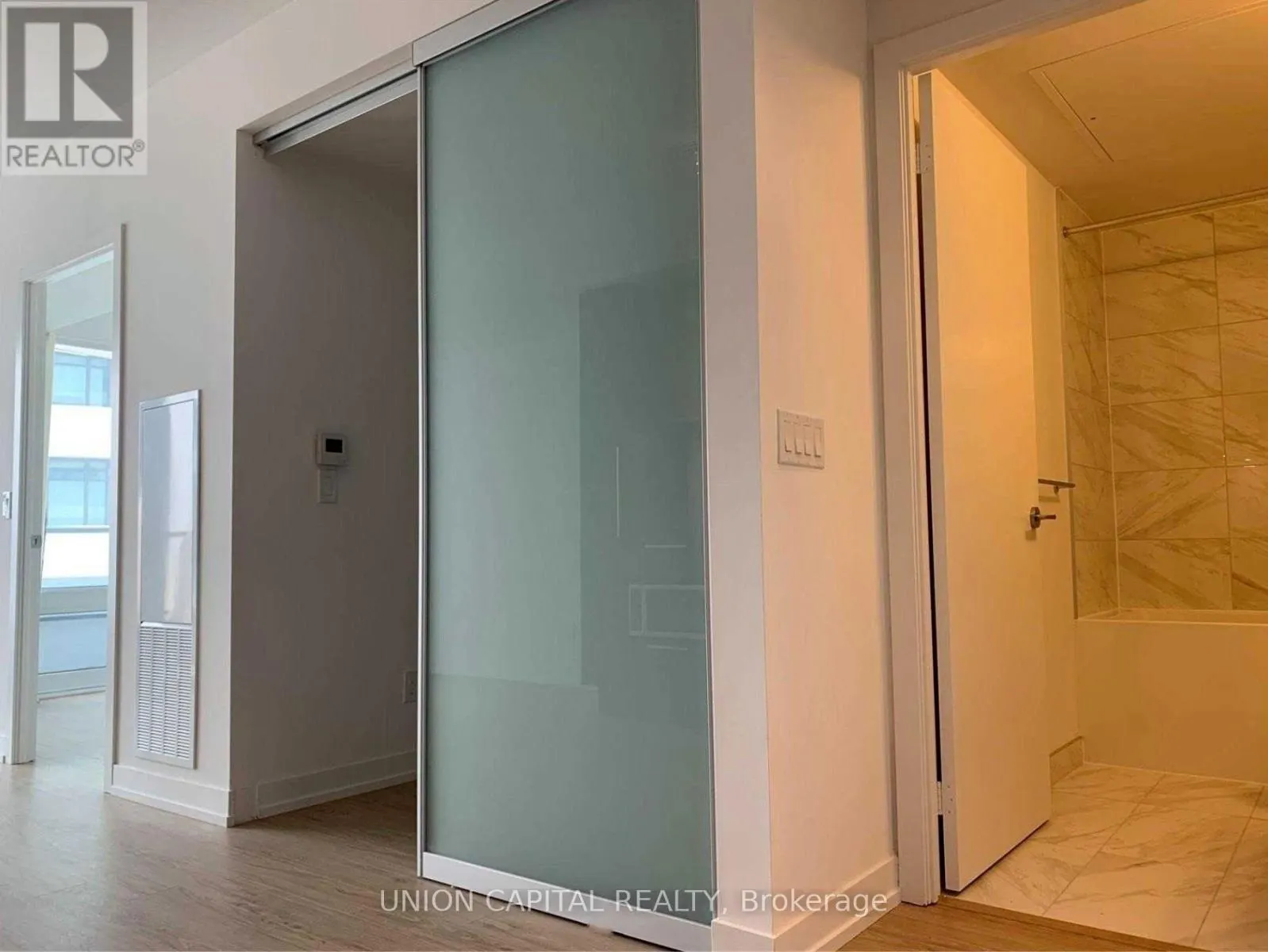 3918 - 85 WOOD STREET