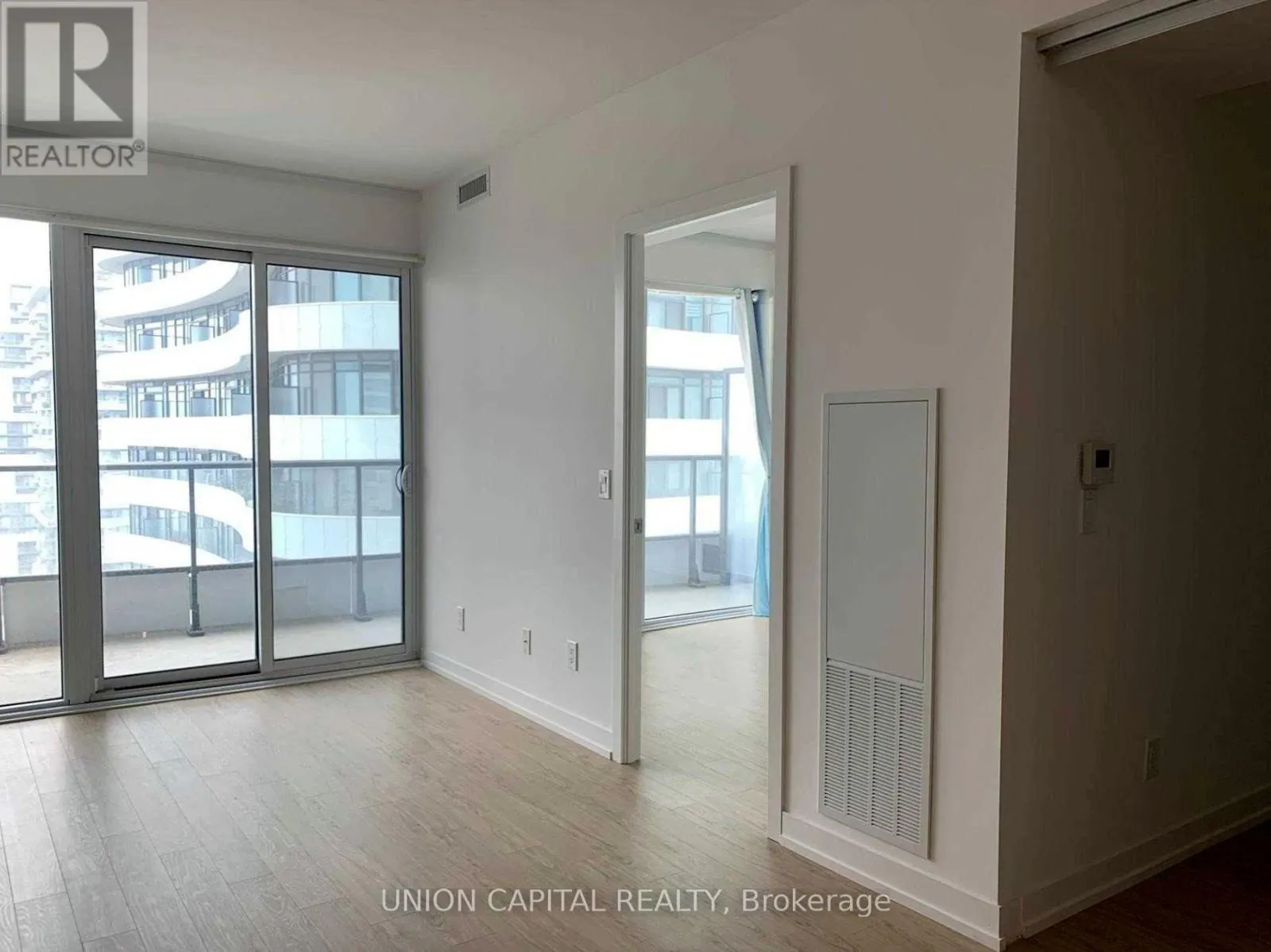 3918 - 85 WOOD STREET