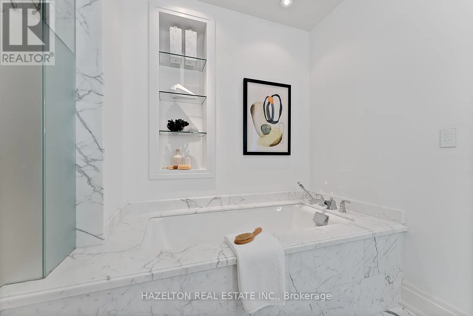 4802 - 50 YORKVILLE AVENUE