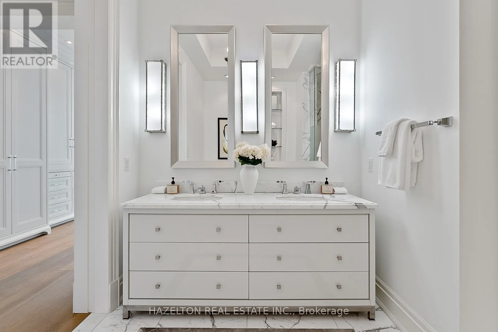 4802 - 50 YORKVILLE AVENUE