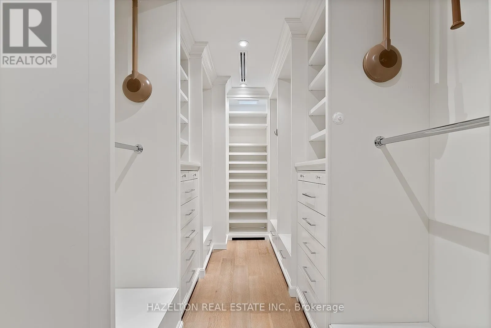 4802 - 50 YORKVILLE AVENUE