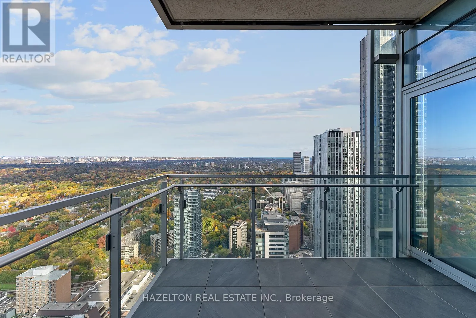 4802 - 50 YORKVILLE AVENUE