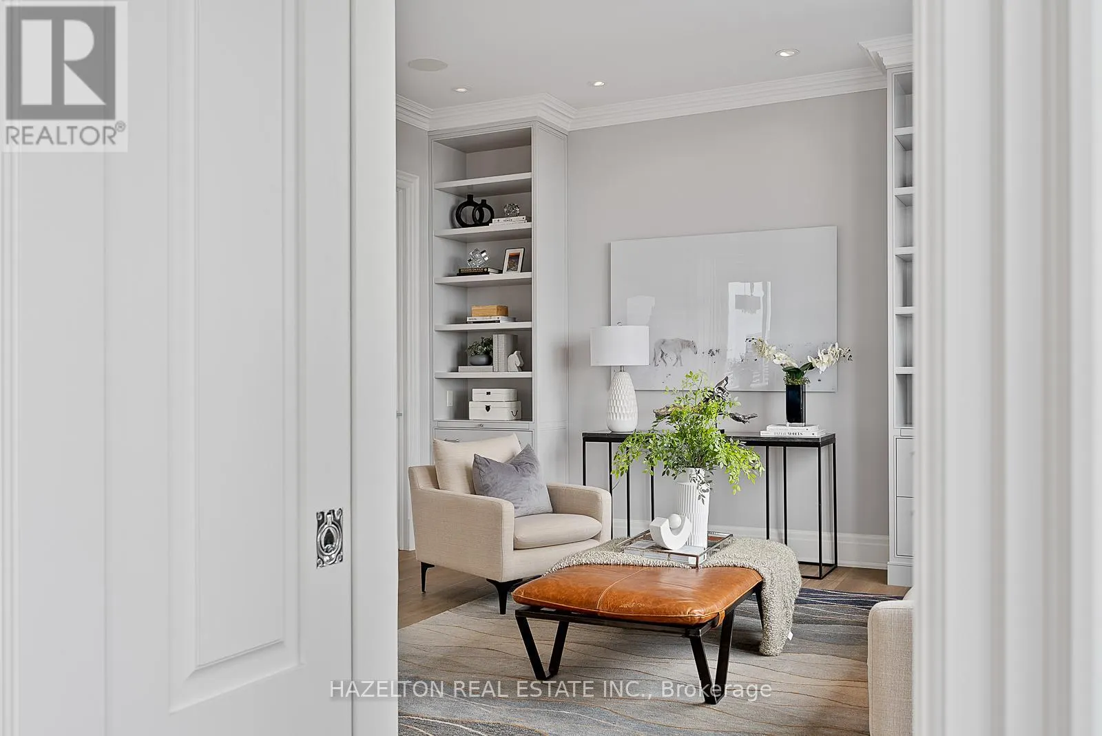 4802 - 50 YORKVILLE AVENUE