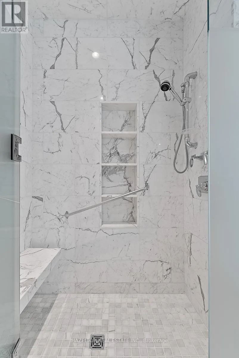 4802 - 50 YORKVILLE AVENUE