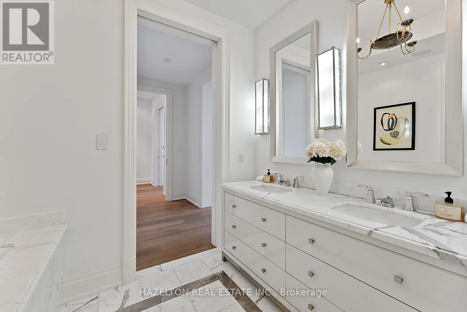 4802 - 50 YORKVILLE AVENUE