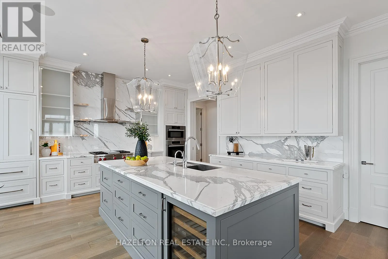 4802 - 50 YORKVILLE AVENUE