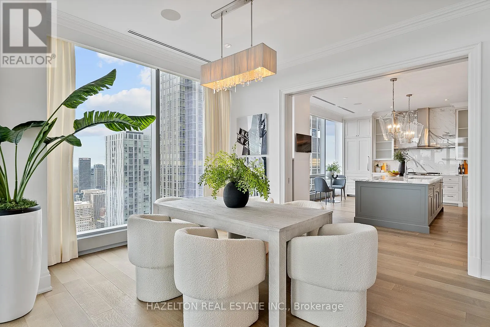 4802 - 50 YORKVILLE AVENUE