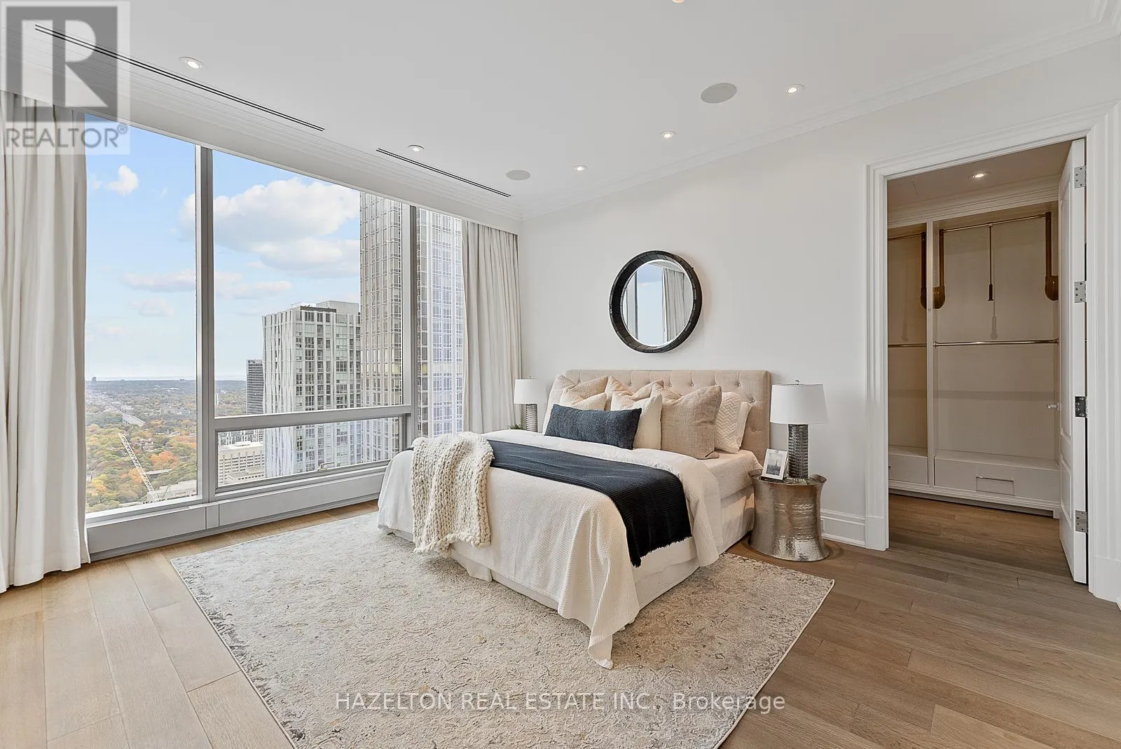 4802 - 50 YORKVILLE AVENUE