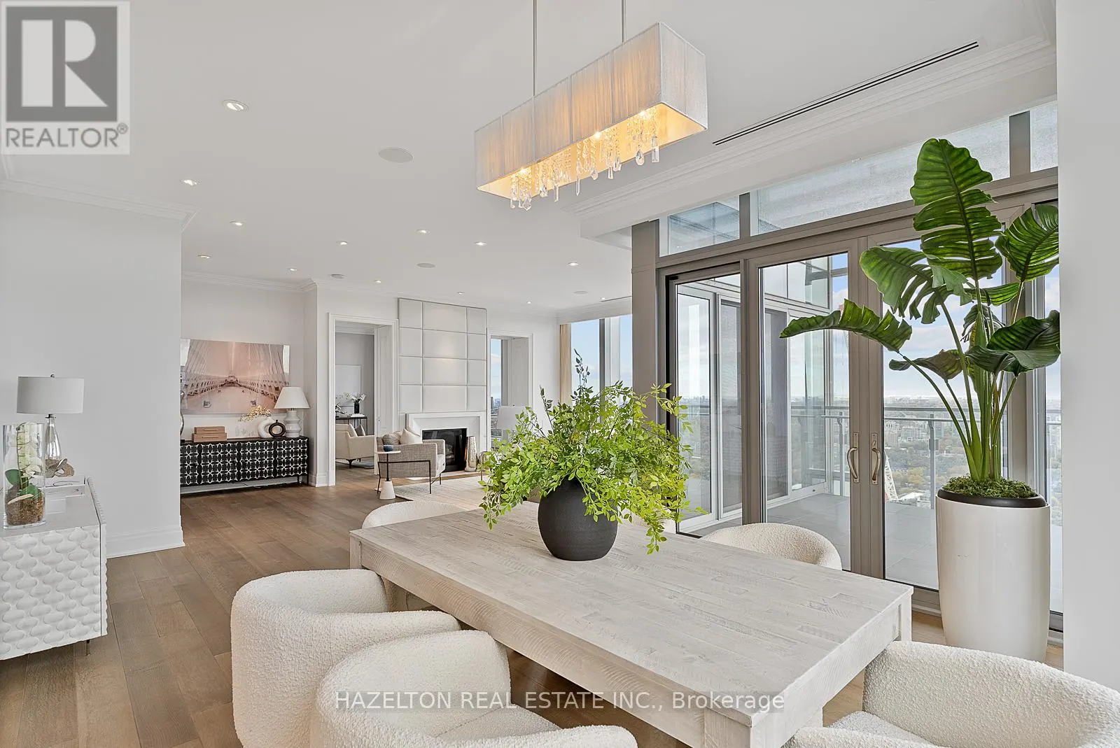 4802 - 50 YORKVILLE AVENUE