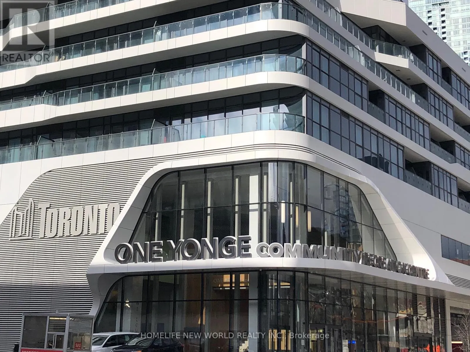 3906 - 28 FREELAND STREET