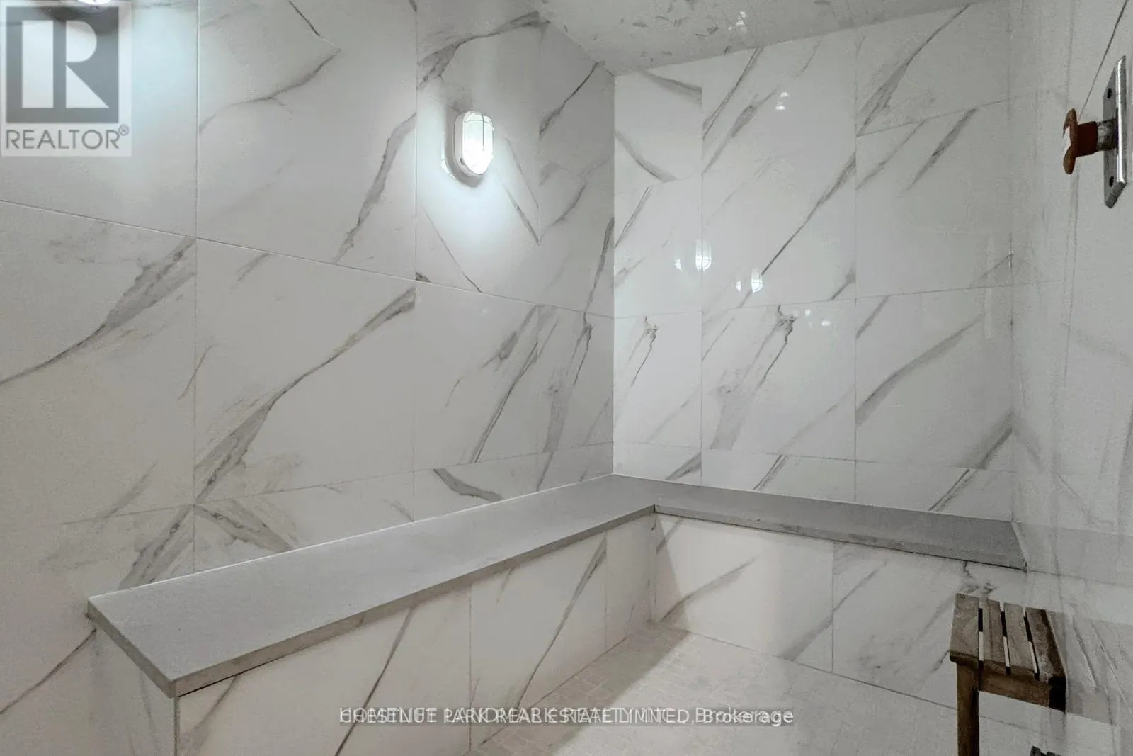 501 - 21 NELSON STREET