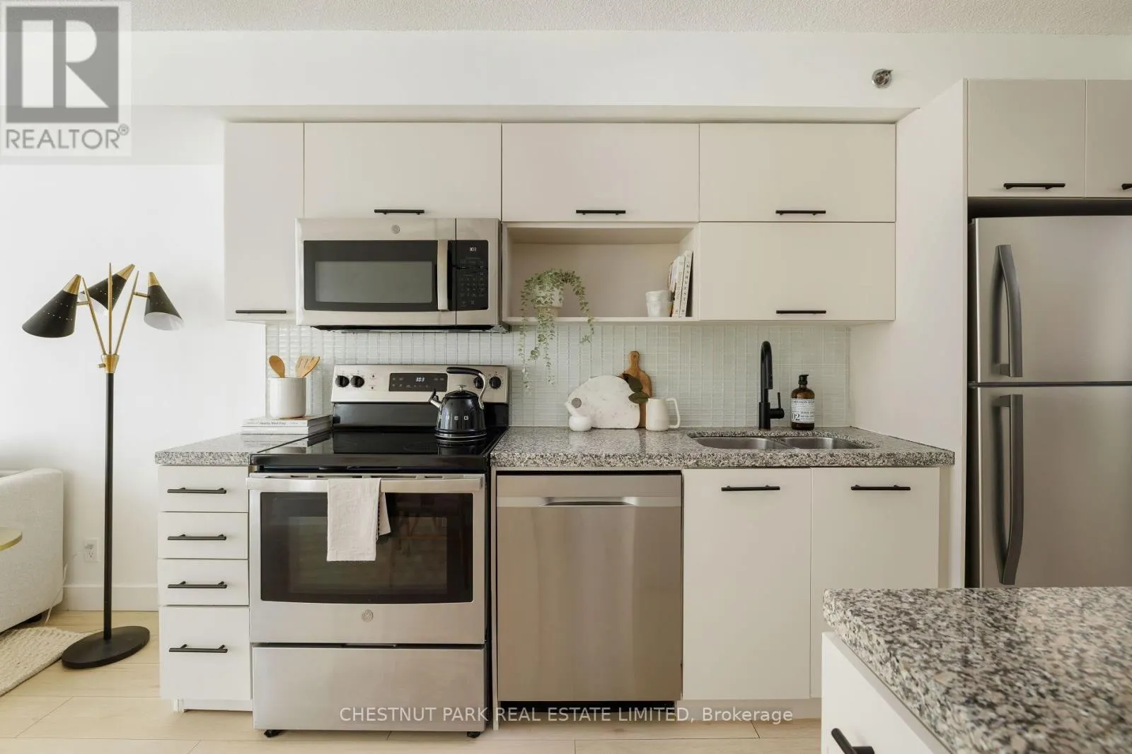 501 - 21 NELSON STREET