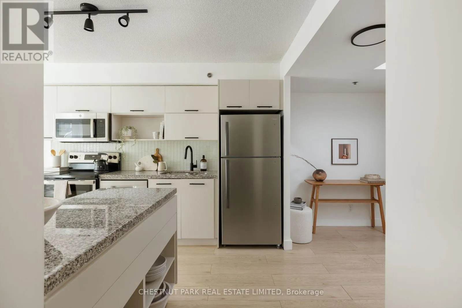 501 - 21 NELSON STREET