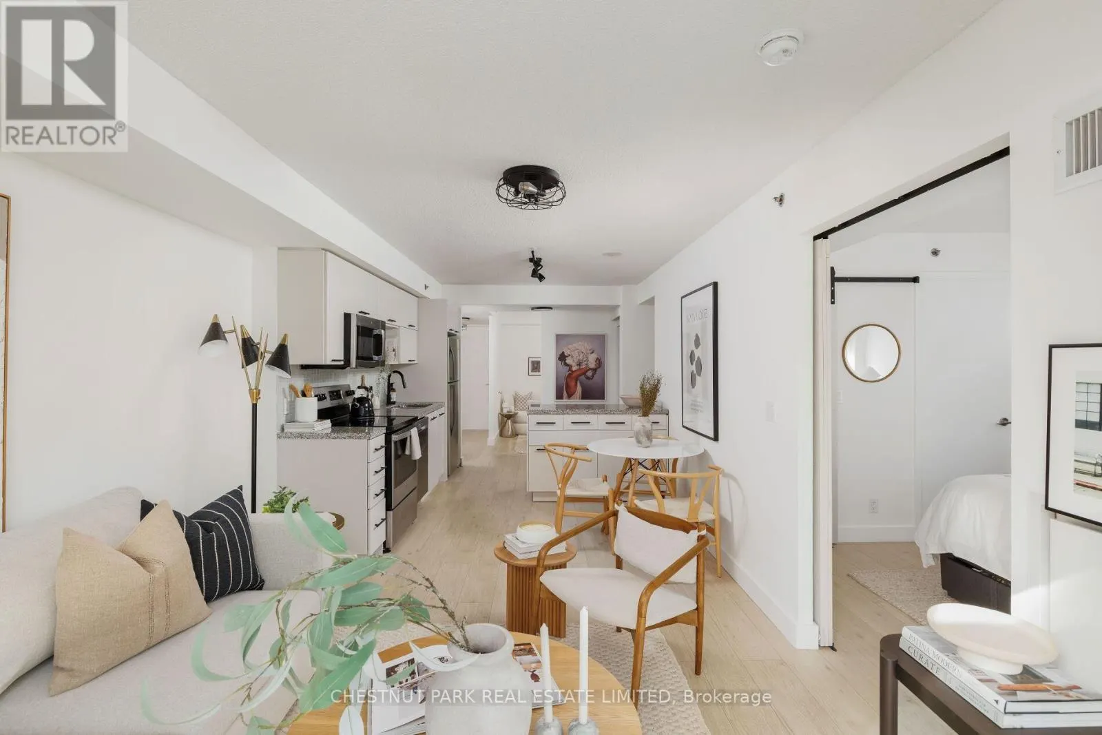 501 - 21 NELSON STREET