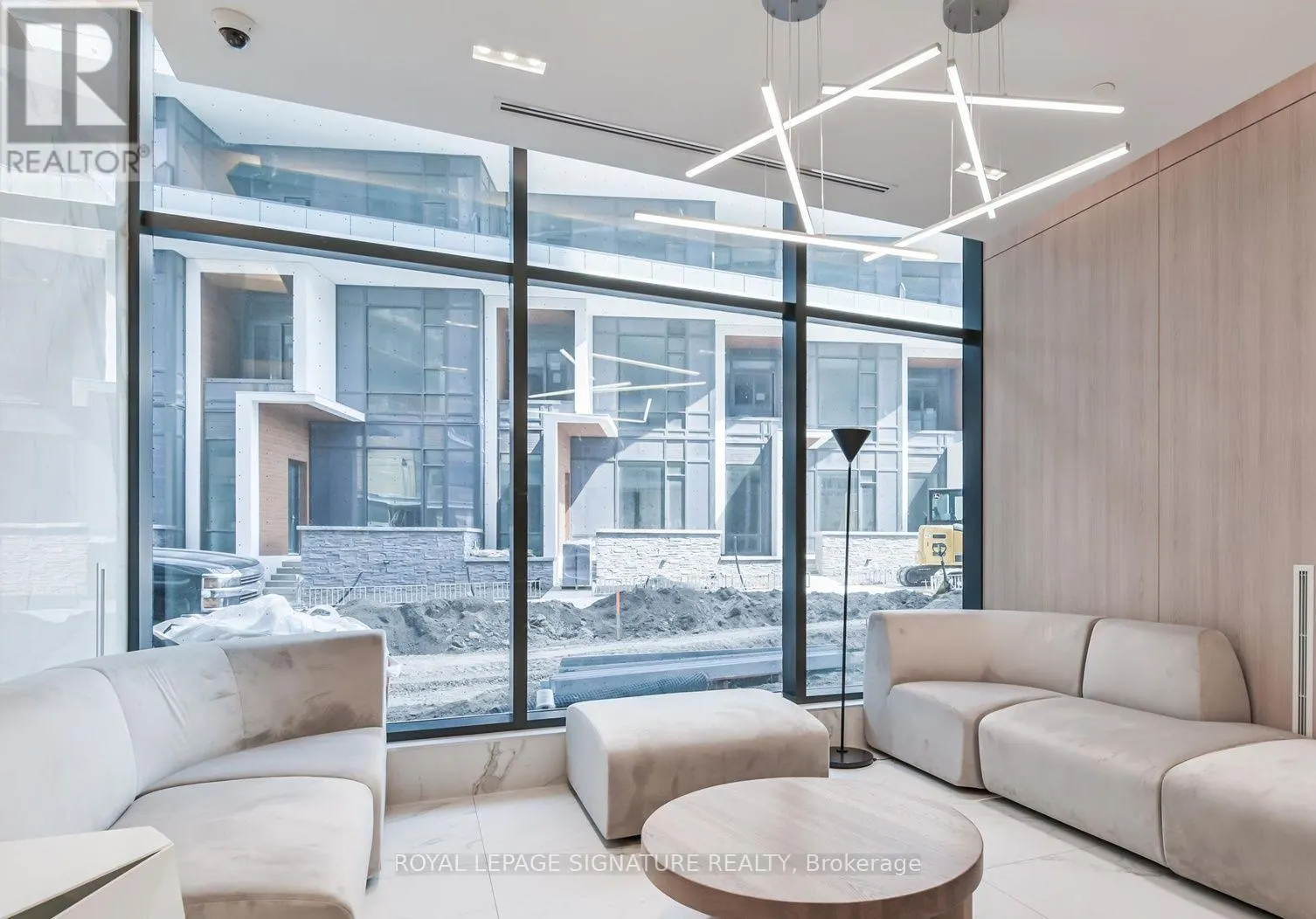 1504 - 30 ORDNANCE STREET