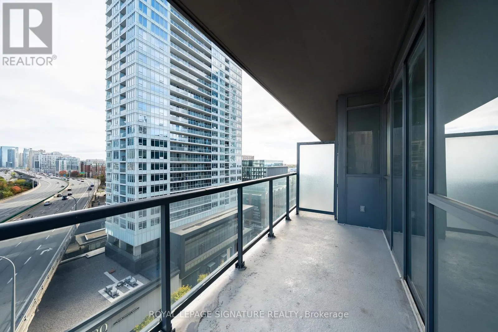 1106 - 20 BRUYERES MEWS