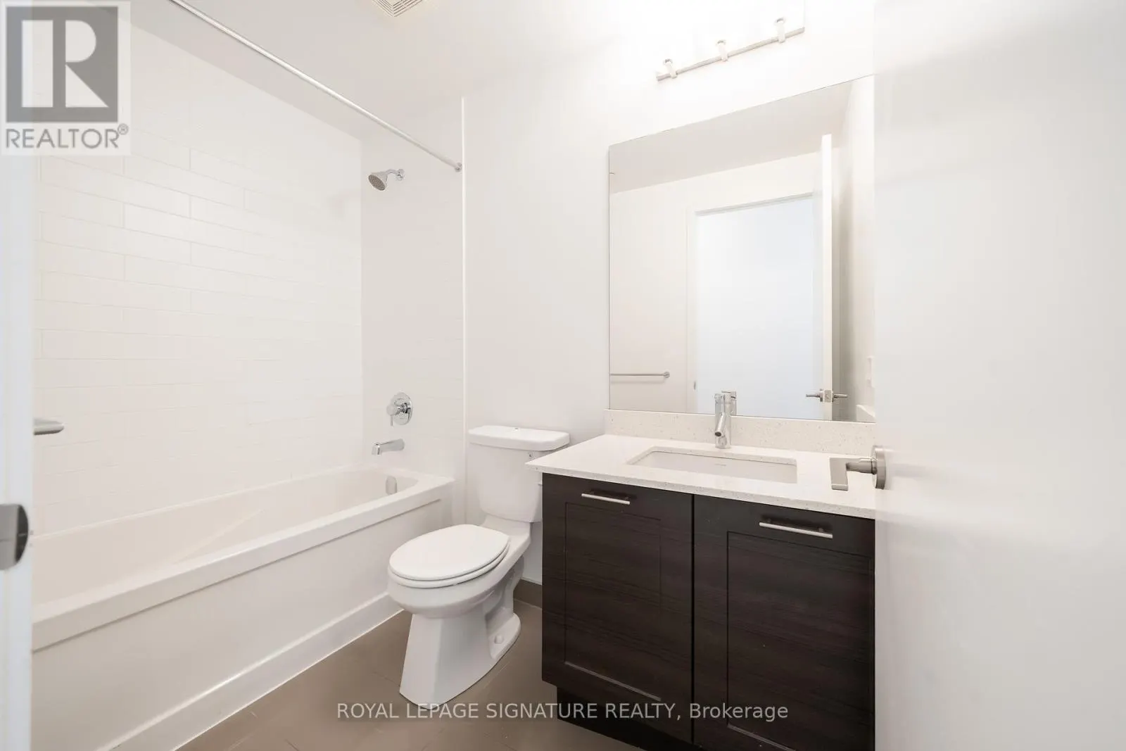 1106 - 20 BRUYERES MEWS