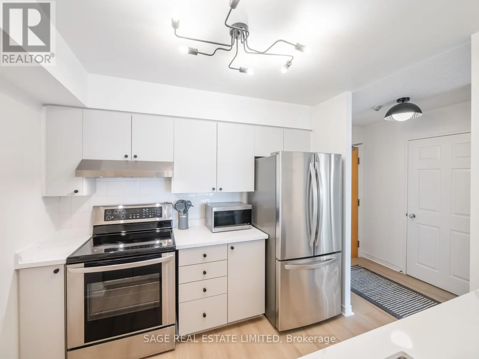 909 - 70 MILL STREET