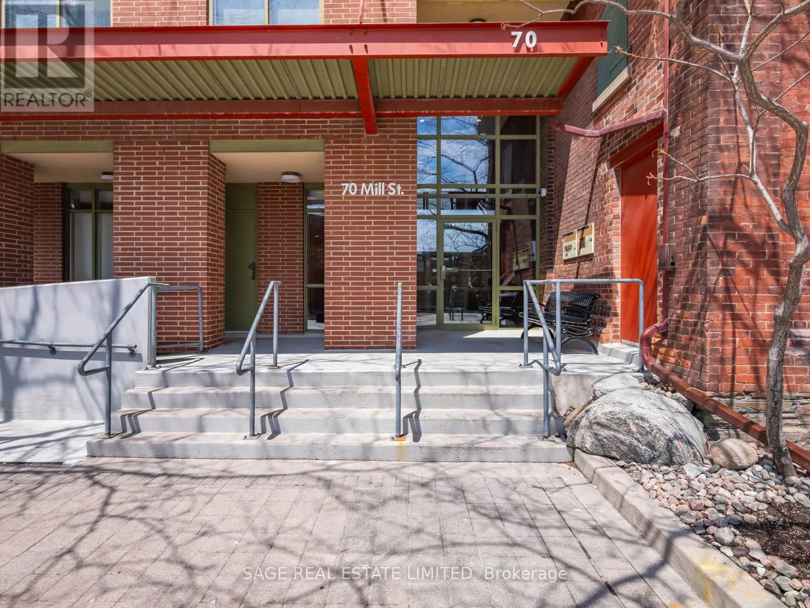 909 - 70 MILL STREET