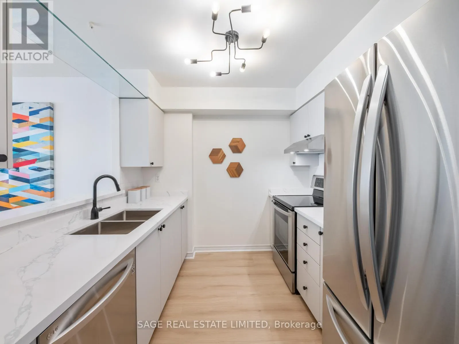 909 - 70 MILL STREET