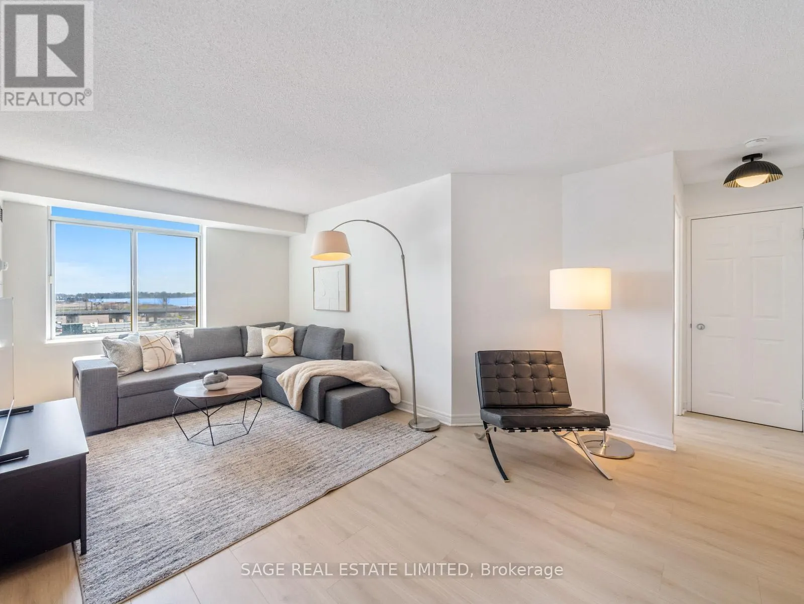 909 - 70 MILL STREET