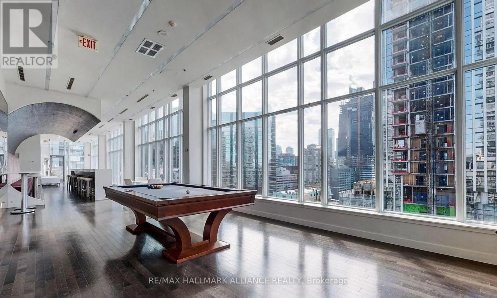 1015 - 21 NELSON STREET