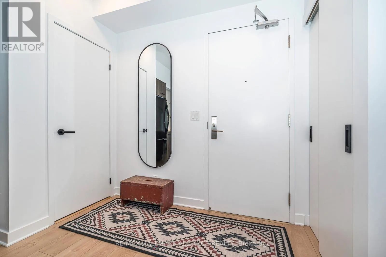 1015 - 21 NELSON STREET