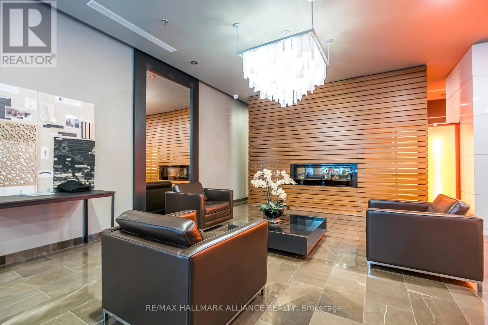 1015 - 21 NELSON STREET