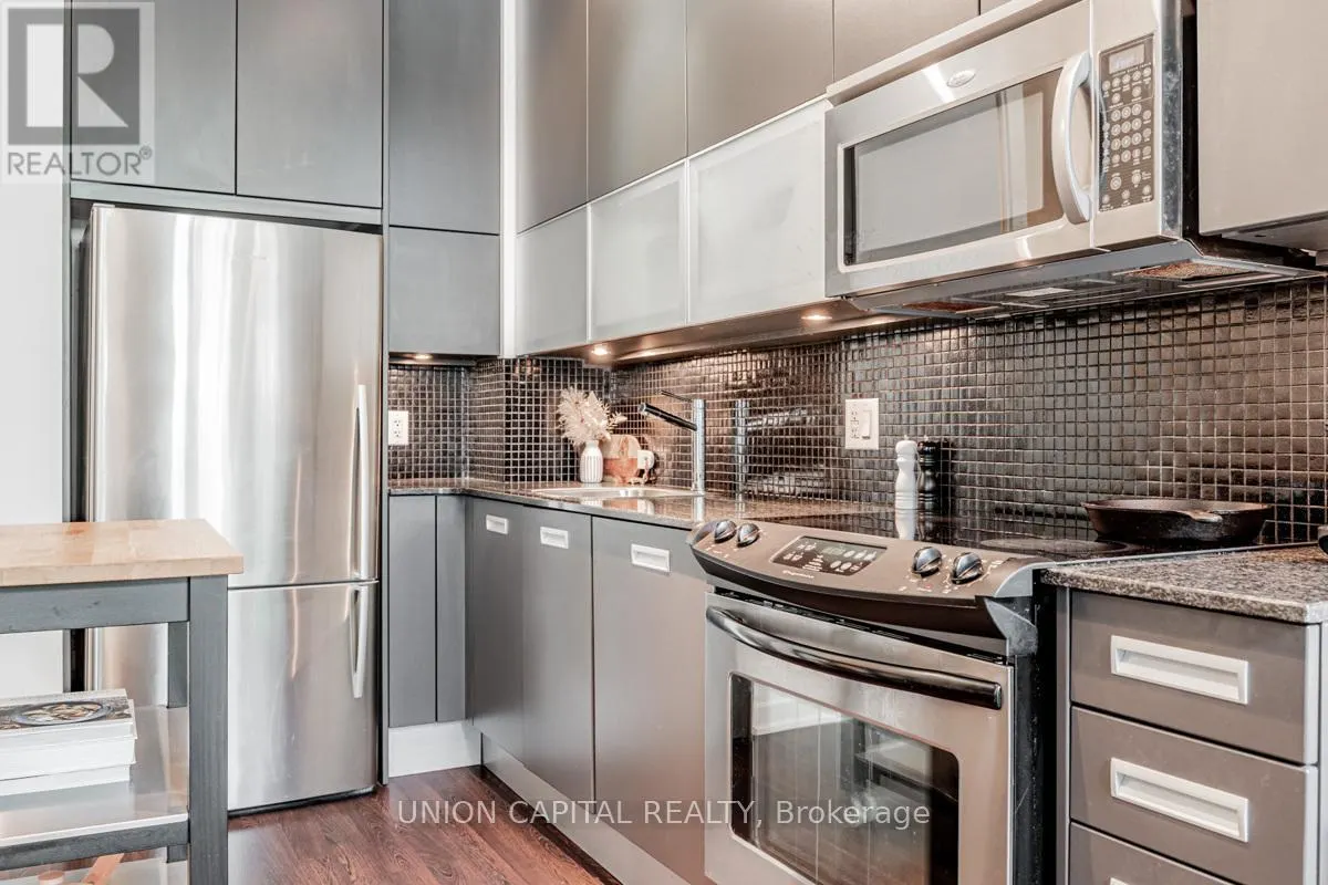 113 - 380 MACPHERSON AVENUE