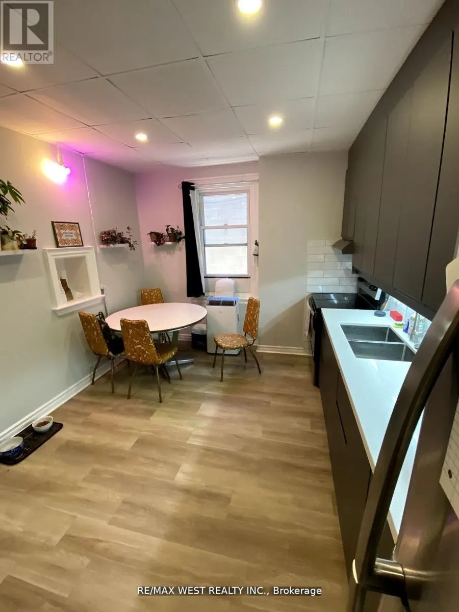 MAIN FL - 926 COLLEGE STREET