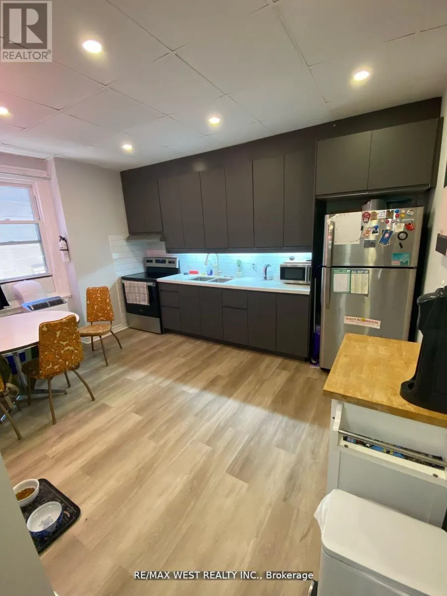 MAIN FL - 926 COLLEGE STREET