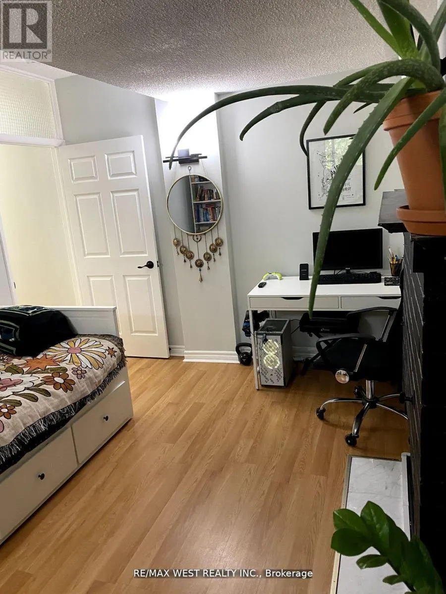 MAIN FL - 926 COLLEGE STREET