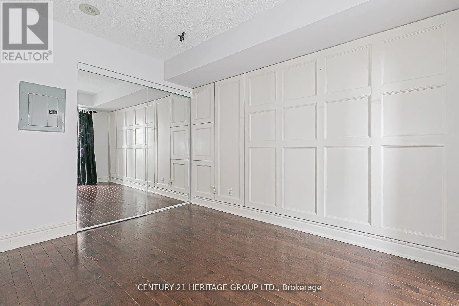 407 - 55 HARRISON GARDEN BOULEVARD S