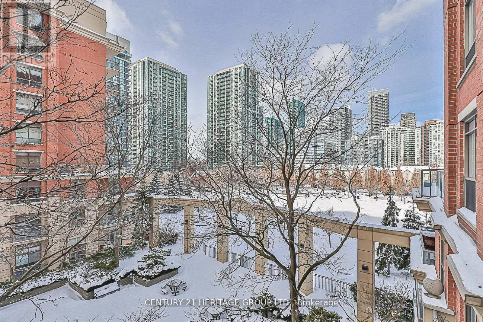 407 - 55 HARRISON GARDEN BOULEVARD S