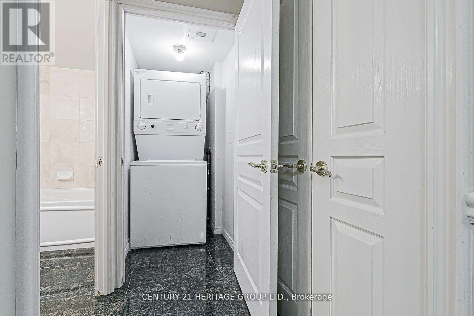 407 - 55 HARRISON GARDEN BOULEVARD S