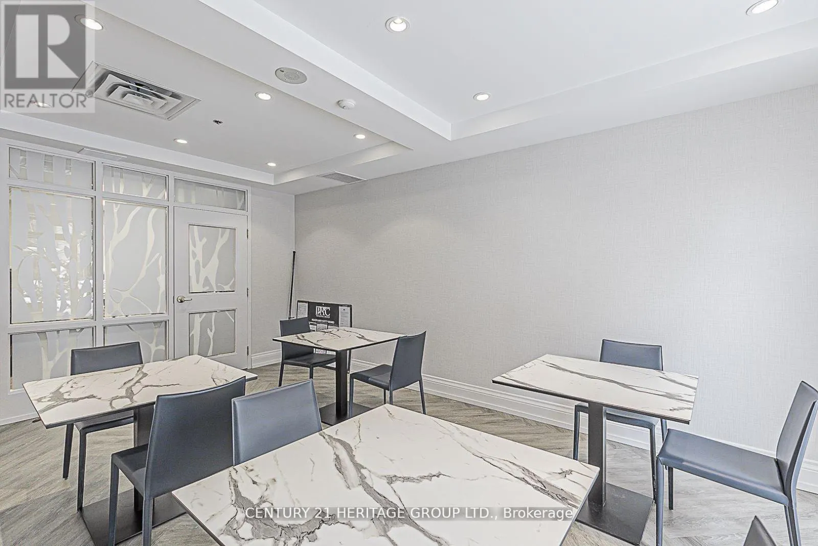 407 - 55 HARRISON GARDEN BOULEVARD S