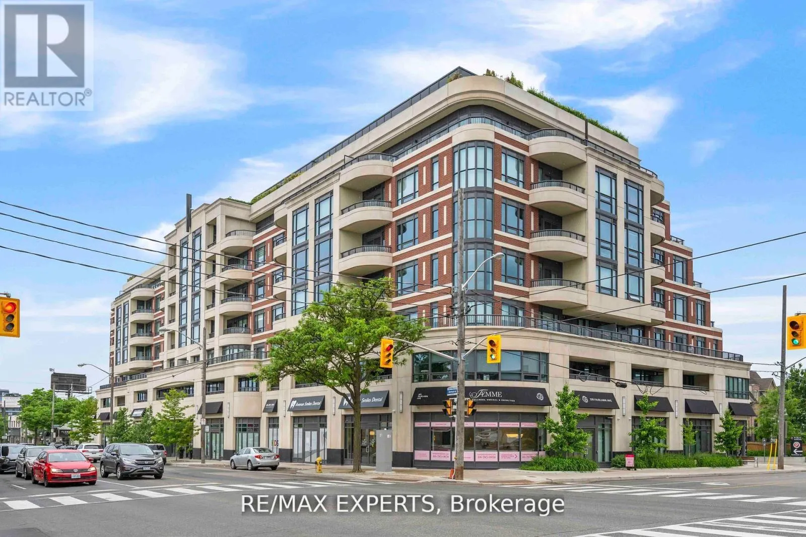 702 - 1700 AVENUE ROAD