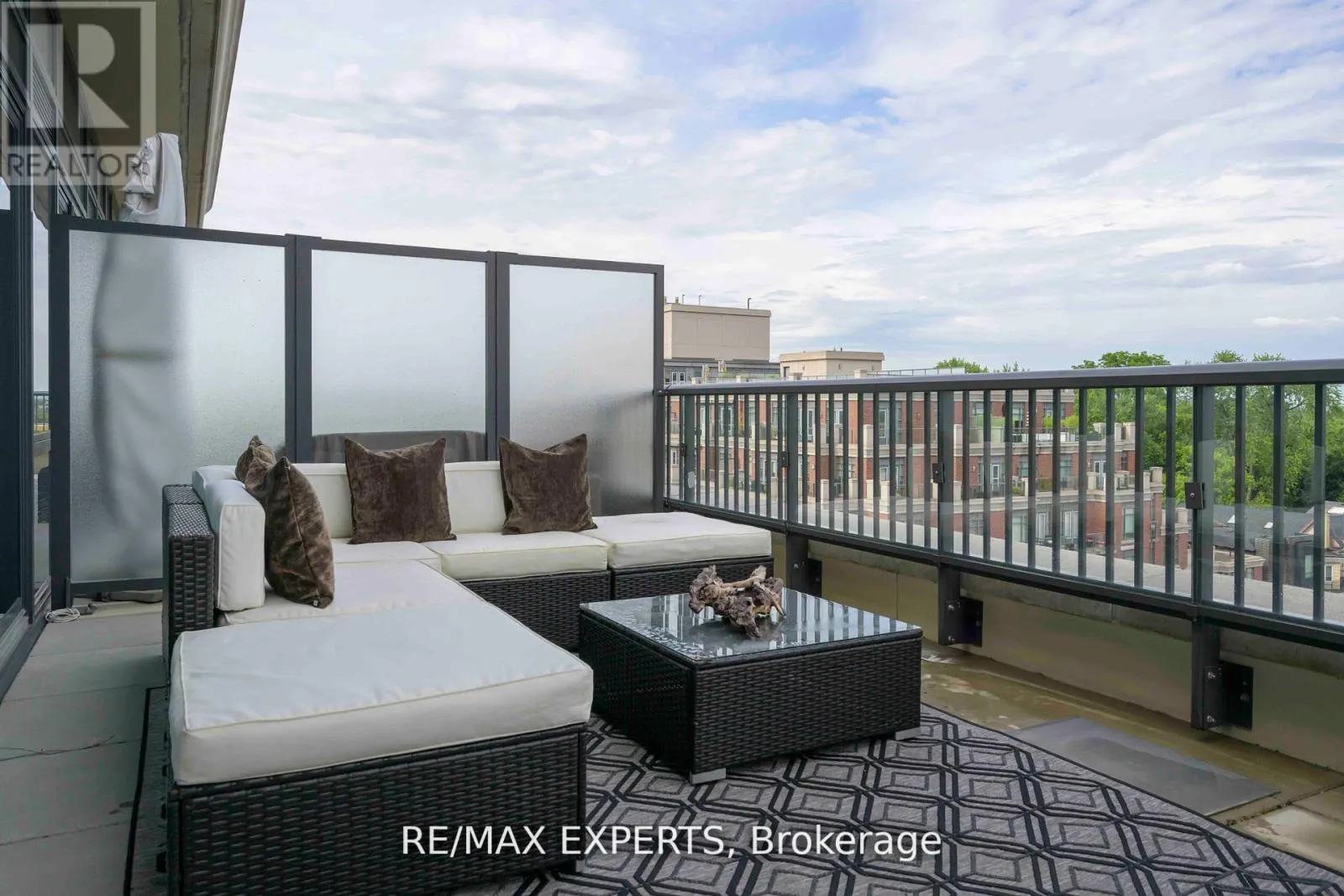 702 - 1700 AVENUE ROAD