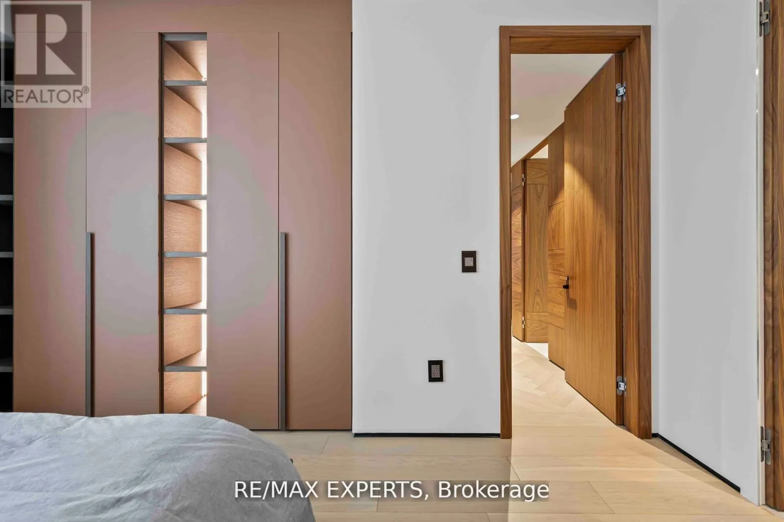 702 - 1700 AVENUE ROAD