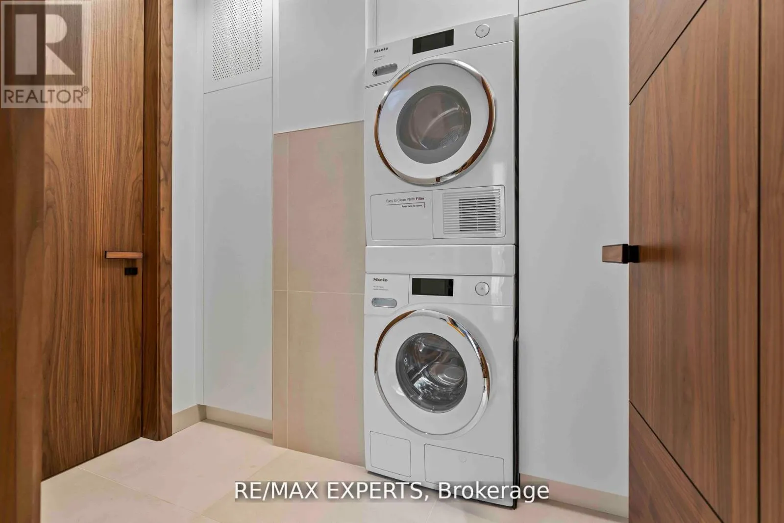 702 - 1700 AVENUE ROAD