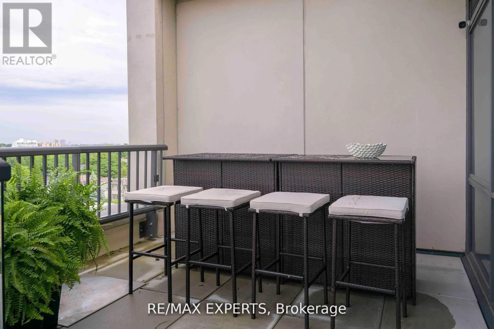 702 - 1700 AVENUE ROAD