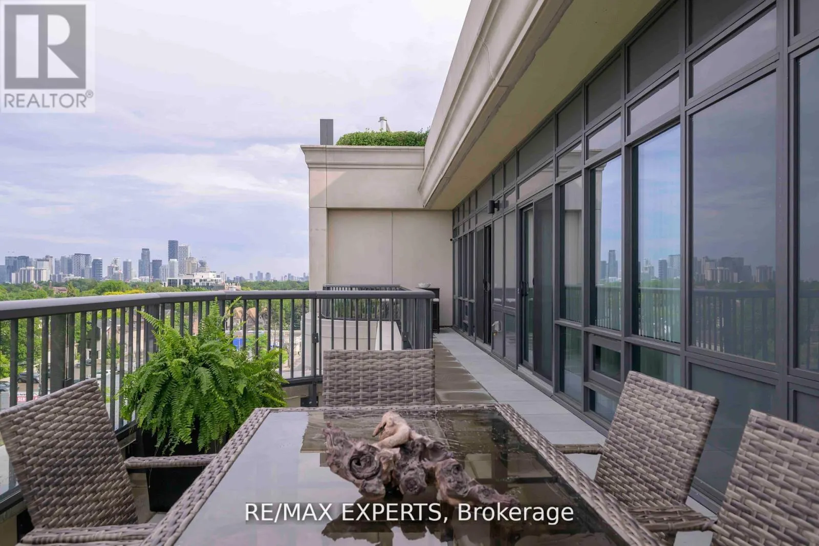 702 - 1700 AVENUE ROAD