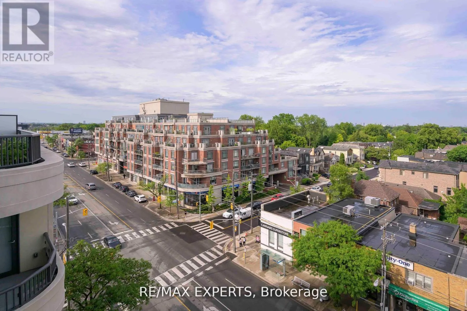 702 - 1700 AVENUE ROAD