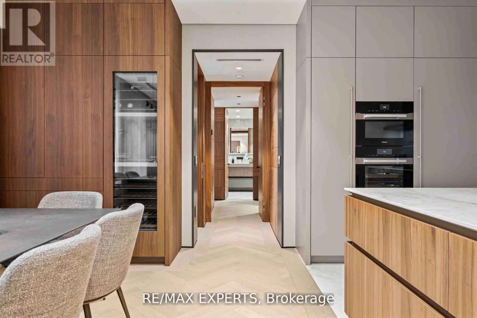 702 - 1700 AVENUE ROAD