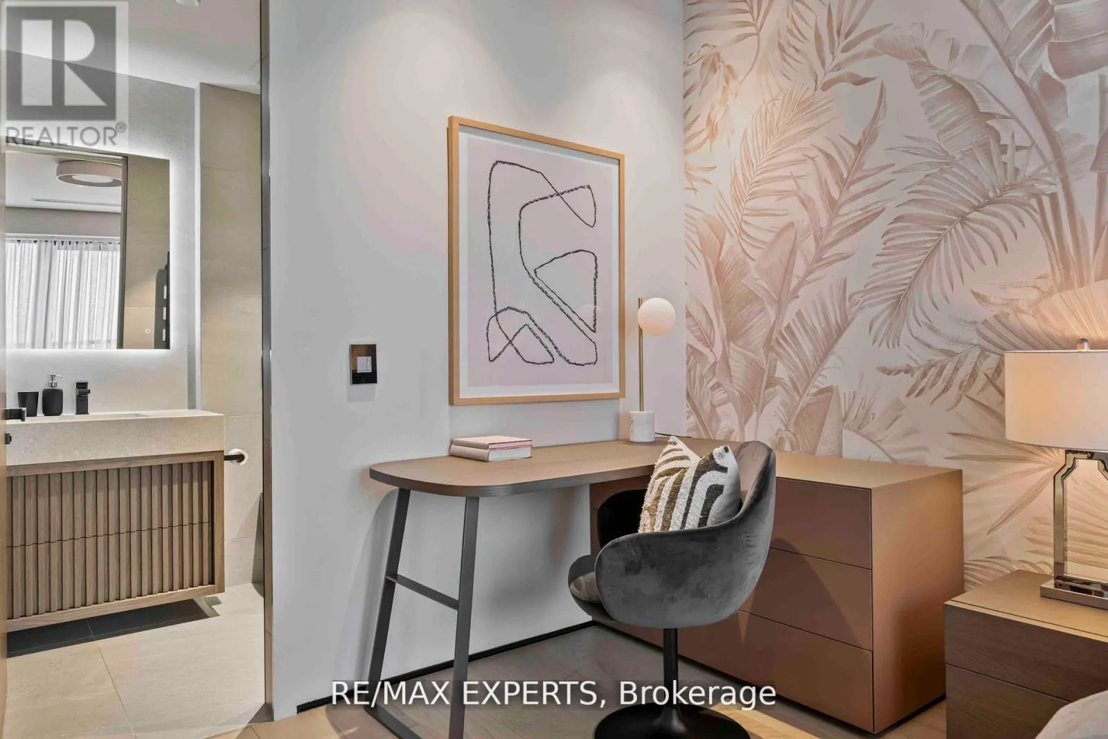 702 - 1700 AVENUE ROAD