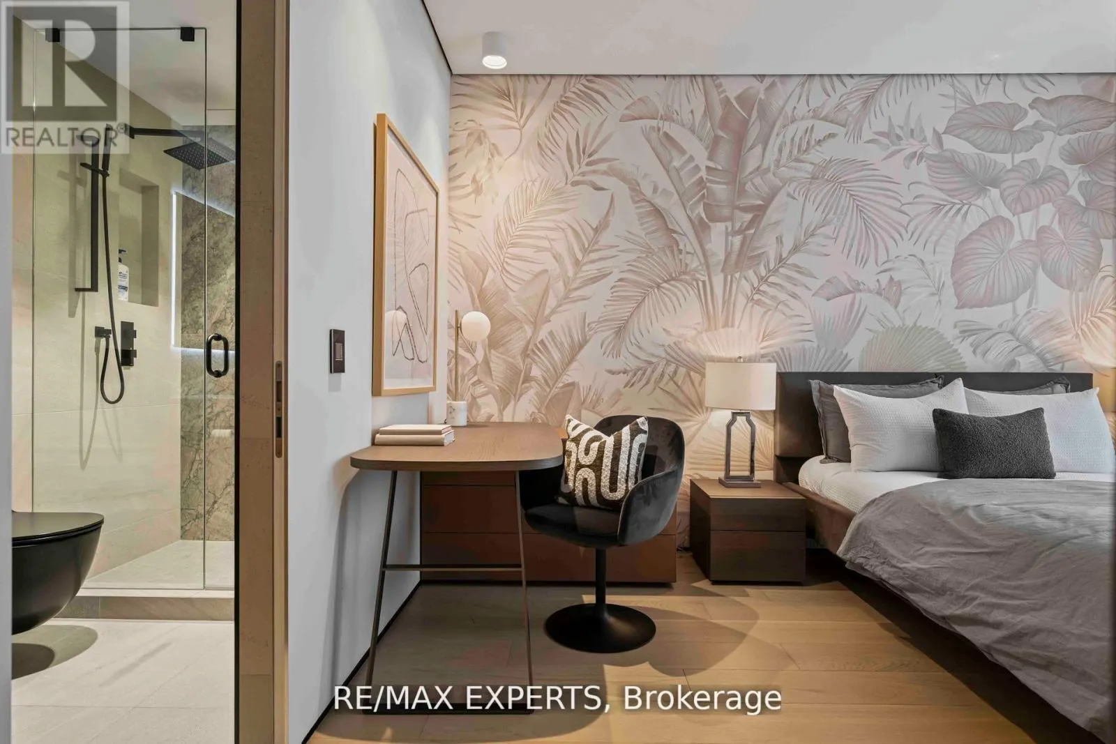 702 - 1700 AVENUE ROAD