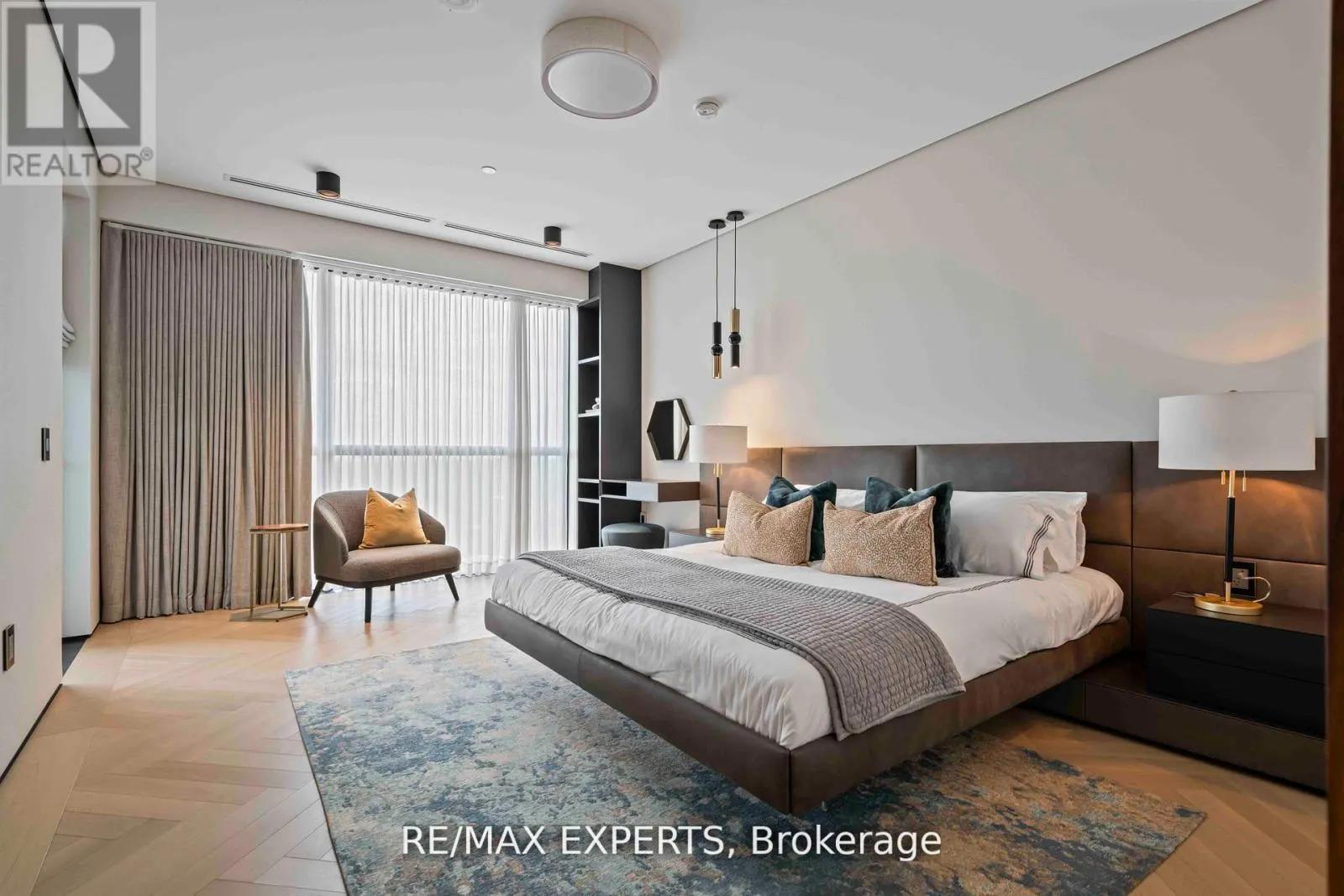 702 - 1700 AVENUE ROAD