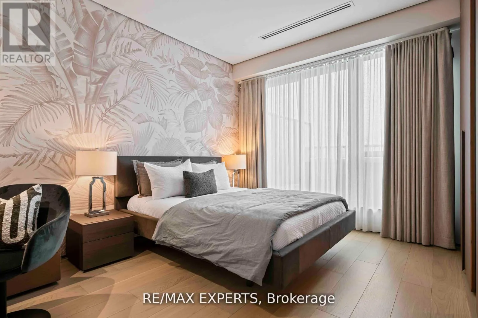 702 - 1700 AVENUE ROAD