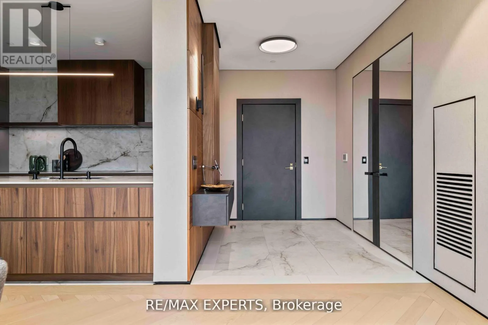 702 - 1700 AVENUE ROAD