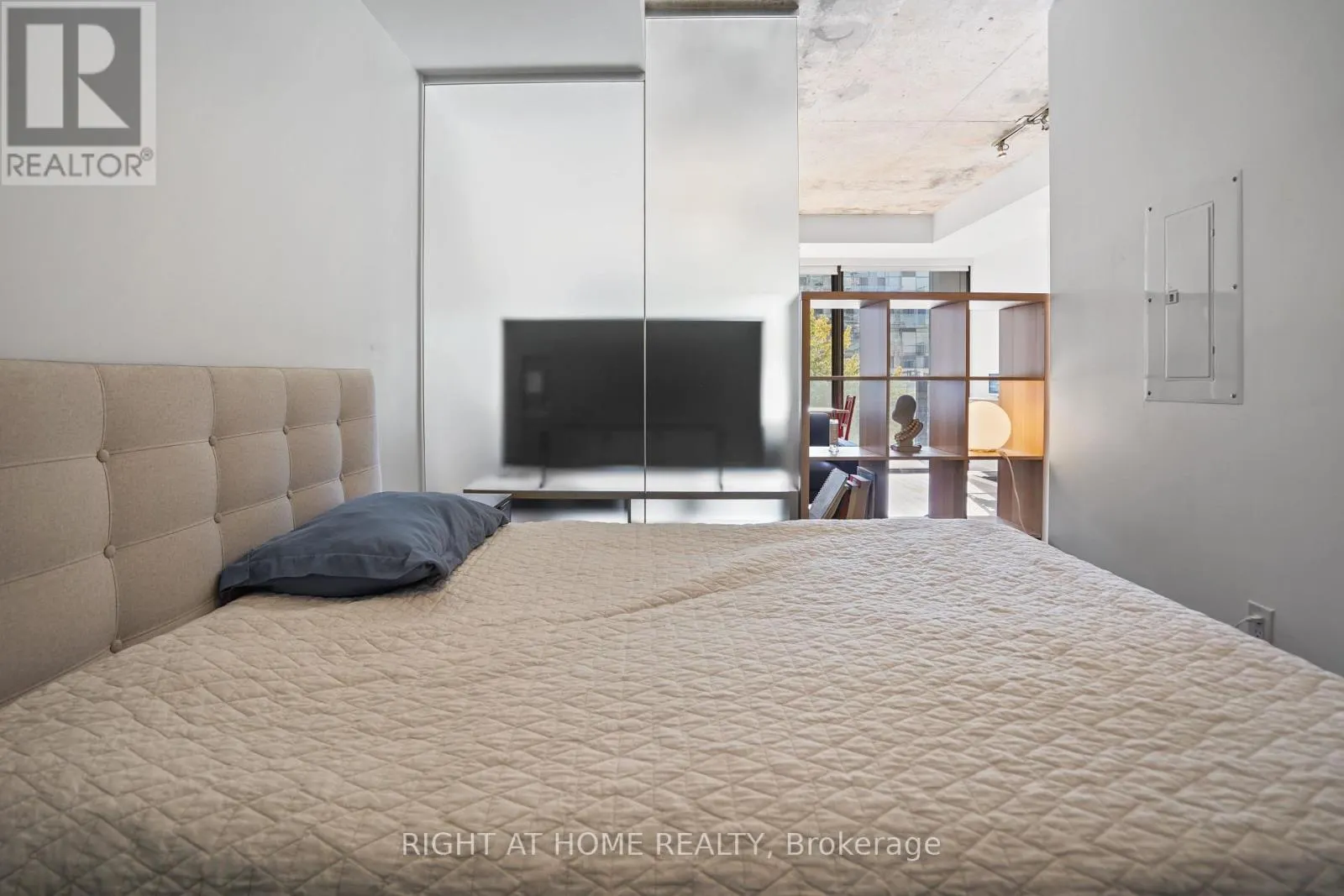 513 - 629 KING STREET W